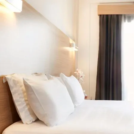 Atlas 4* העיירה סקיאתוס